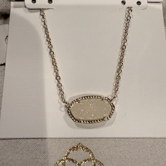 Kendra Scott Elisa Gold Pendant Necklace in Iridescent Drusy - Picture 5 of 7